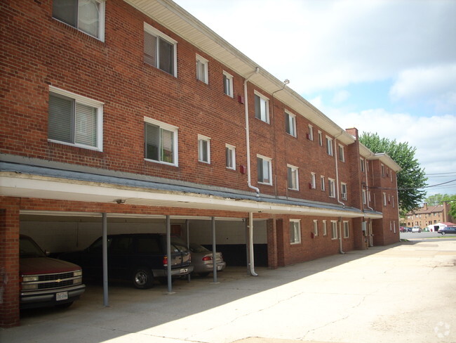 Building Photo - Ballston Garden Apartments