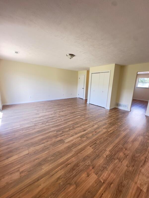 Building Photo - 54 Maple Ln