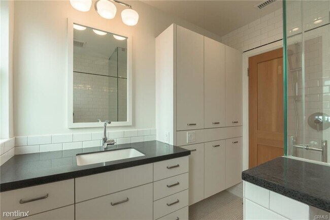 Building Photo - 4 br, 2 bath House - 3830 Clayton Ave 1