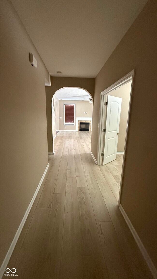 Foto del edificio - 5784 Pebblebrooke Rd