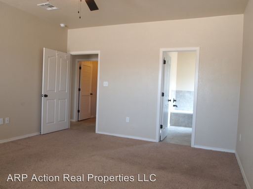 Foto del edificio - 14260 Hacienda Rock Dr