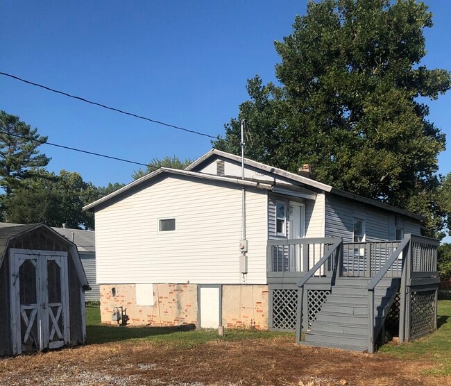 Building Photo - 1704 Sherry St