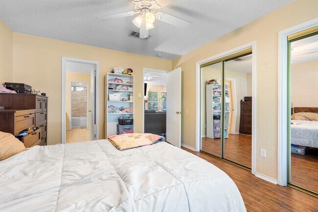 Foto del edificio - 2656 Piping Rock Trail