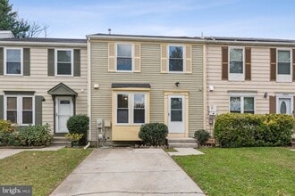 Building Photo - 15537 N Oak Ct