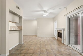 Building Photo - 2025 Augusta Dr