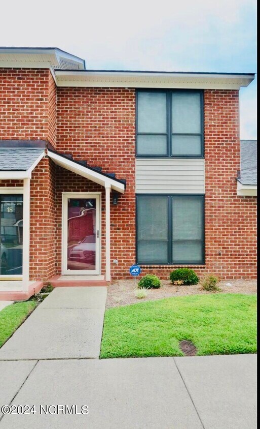 Foto principal - 19 Upton Ct Dr