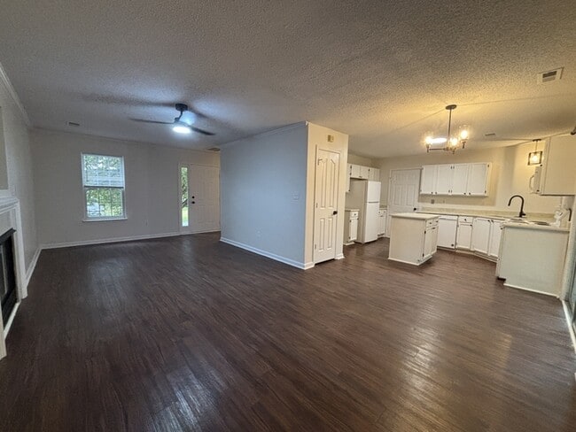 Foto del edificio - Newly Renovated 3 BR 2.5 Bath home in Oak ...