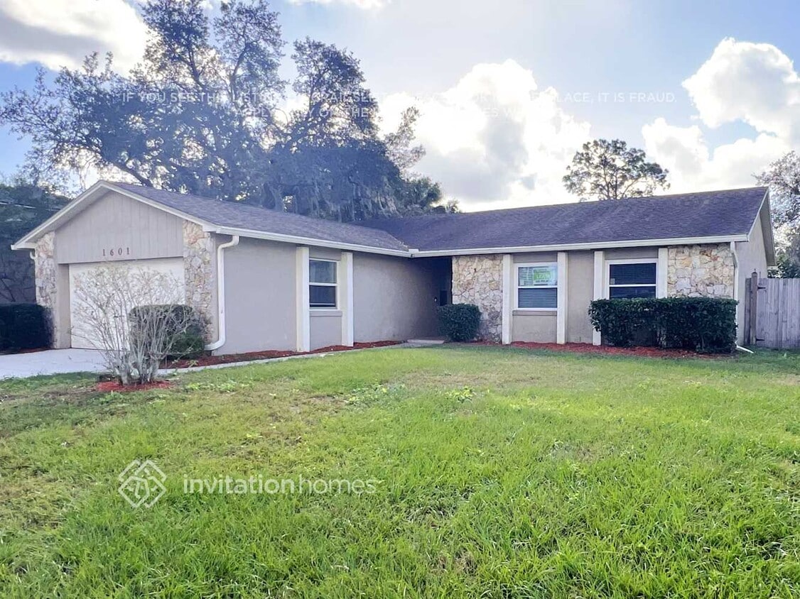 Primary Photo - 1601 Aster Dr
