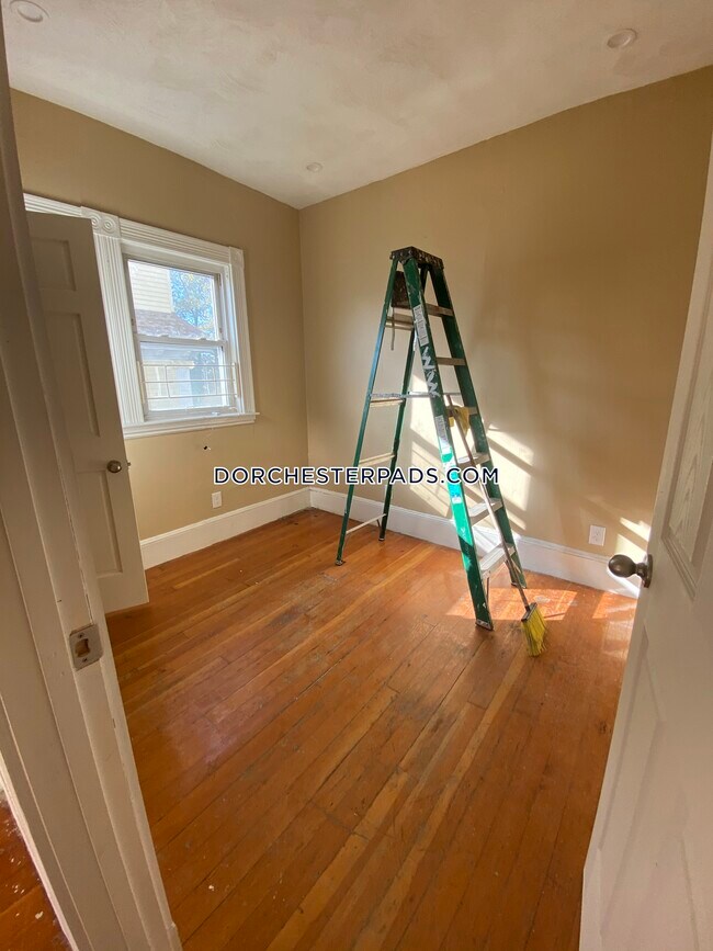 Building Photo - 23 Rosedale St