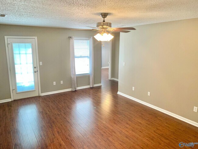 Foto del edificio - 102 Zelkova Ct