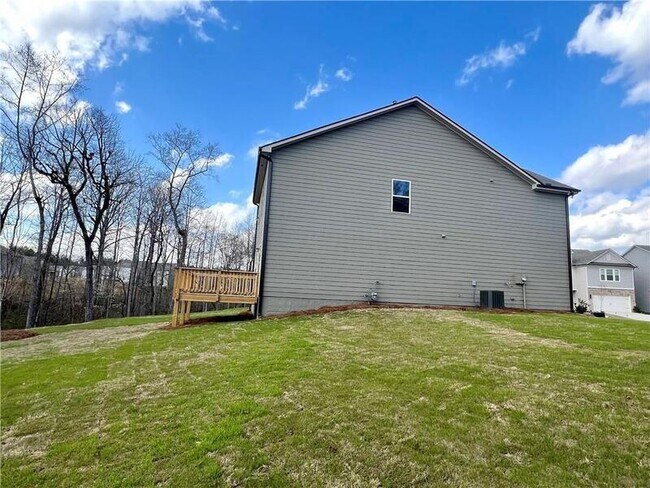 Foto del edificio - 114 Auburn Xing Wy