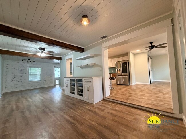 Building Photo - Stunning 3BR Home in PRIME Fort Walton Beach neighborhood!