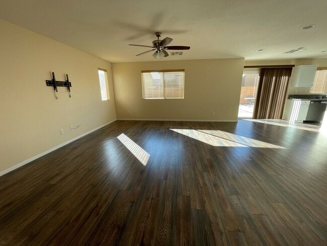 Building Photo - A HOME THAT APPRECIATES THE OUTDOORS