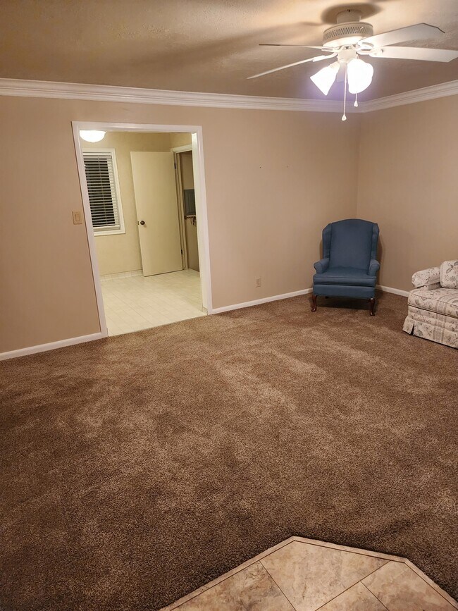 Building Photo - 5065 S 300 W