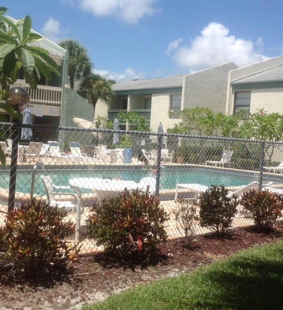 Foto principal - 1225 N Wickham Rd