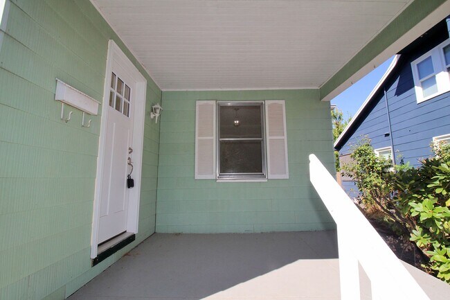 Foto del edificio - 3705 NE 66th Ave