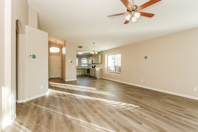 Foto del edificio - 28608 N 21st Ln