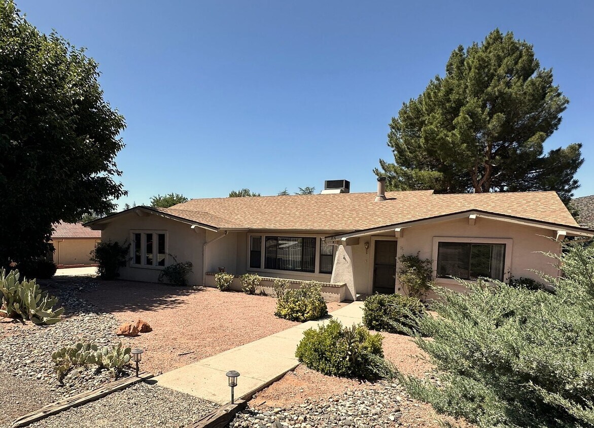 Foto principal - HOUSE - VILLAGE OF OAK CREEK