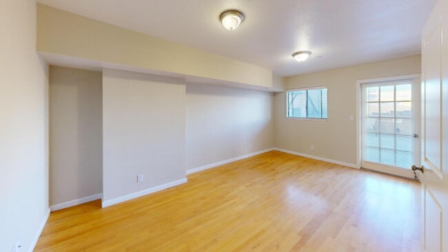Building Photo - THIS IS A CO-LIVING SPACE in the Parkside ...