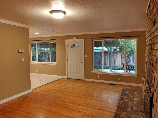 Building Photo - 1743 S Springer Rd