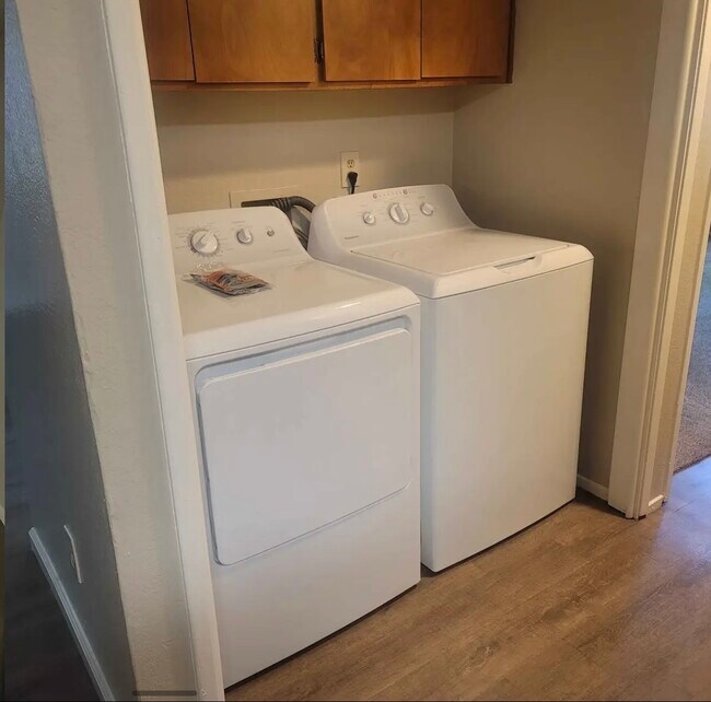 Apartamento de 2 habitaciones y 2 baños con lavadora y secadora - Northwood Place Apartments