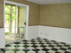 Building Photo - 72 Azalea Ln