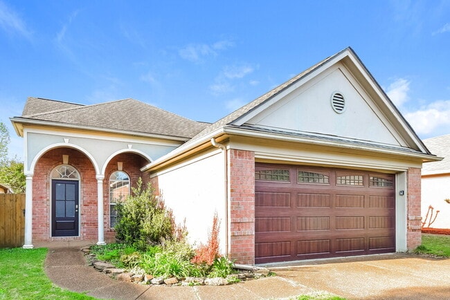 Foto del edificio - 7443 Glennmere Way