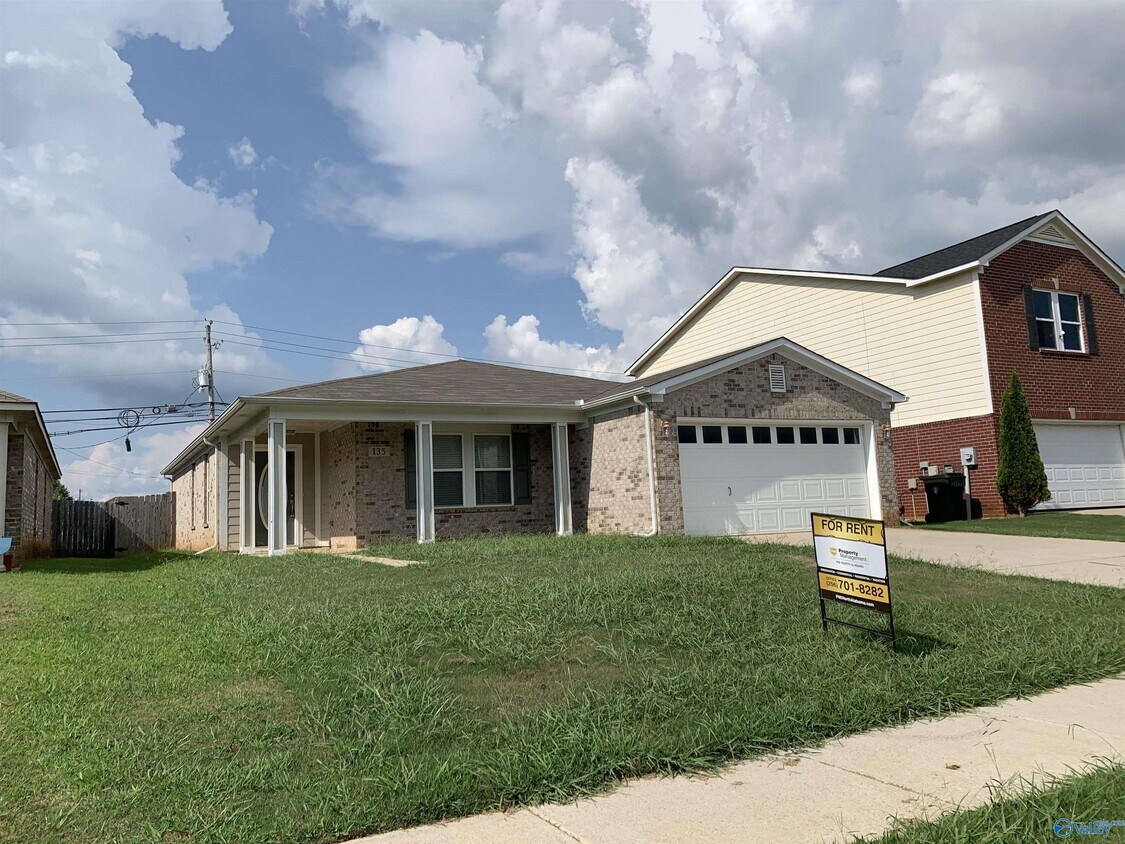 135 Bellevue Dr, Meridianville, AL 35759 House Rental in