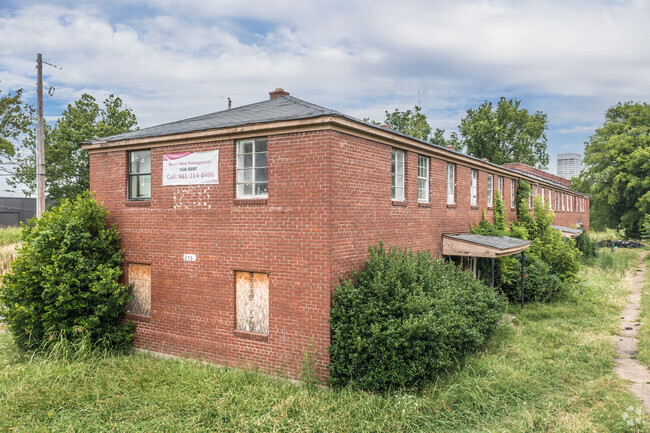 Building Photo - 282 E Butler St