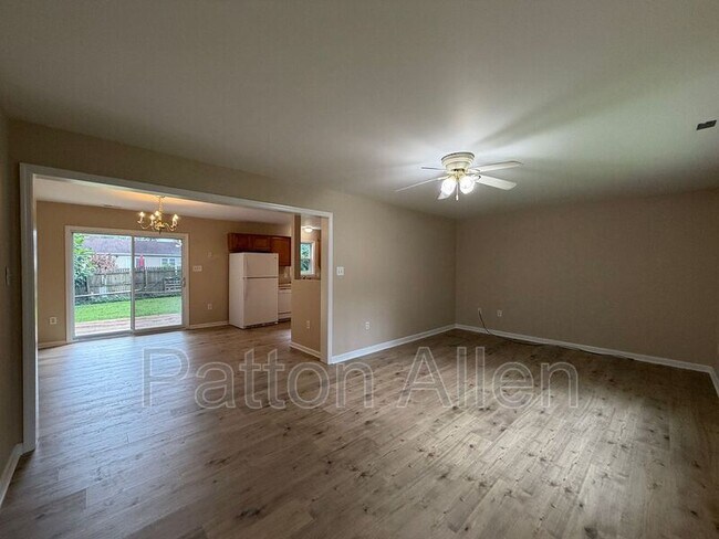 Foto del edificio - 115 Starnes Cove Rd