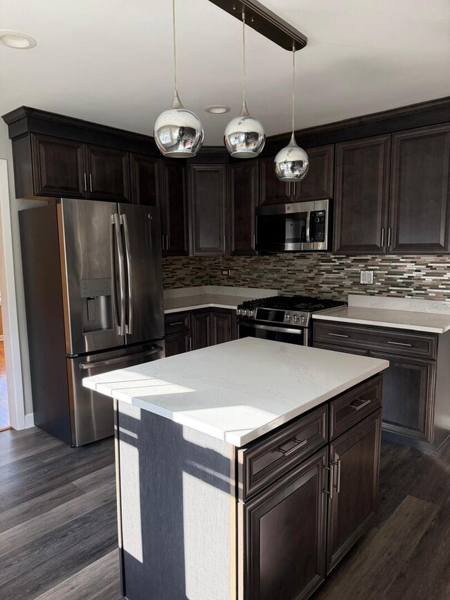 Building Photo - 53 N Main St