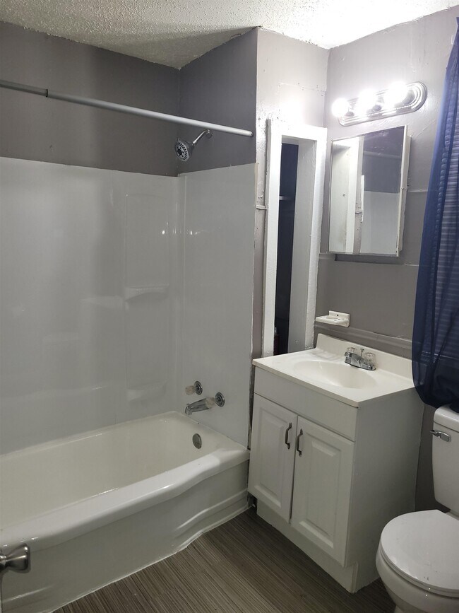 Foto del edificio - 330 E Trigg Ave