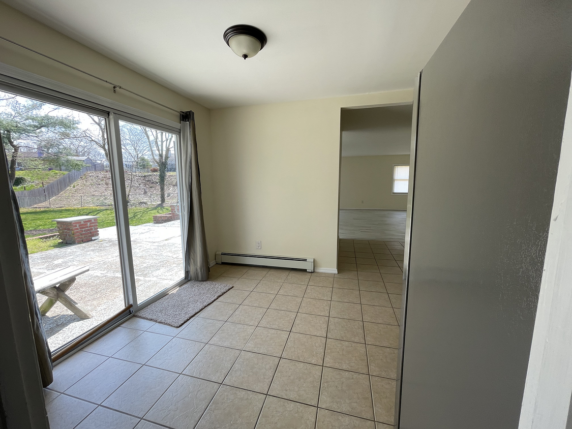 Primary Photo - 113 Wedgewood Dr