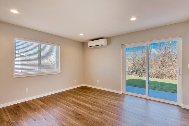 Foto del edificio - 802 Nooksack Rd