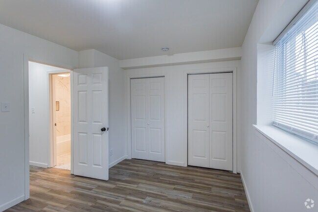 1 habitación, 1 baño - 550 pies cuadrados - Dormitorio principal - Hawthorne on Adams Apartments