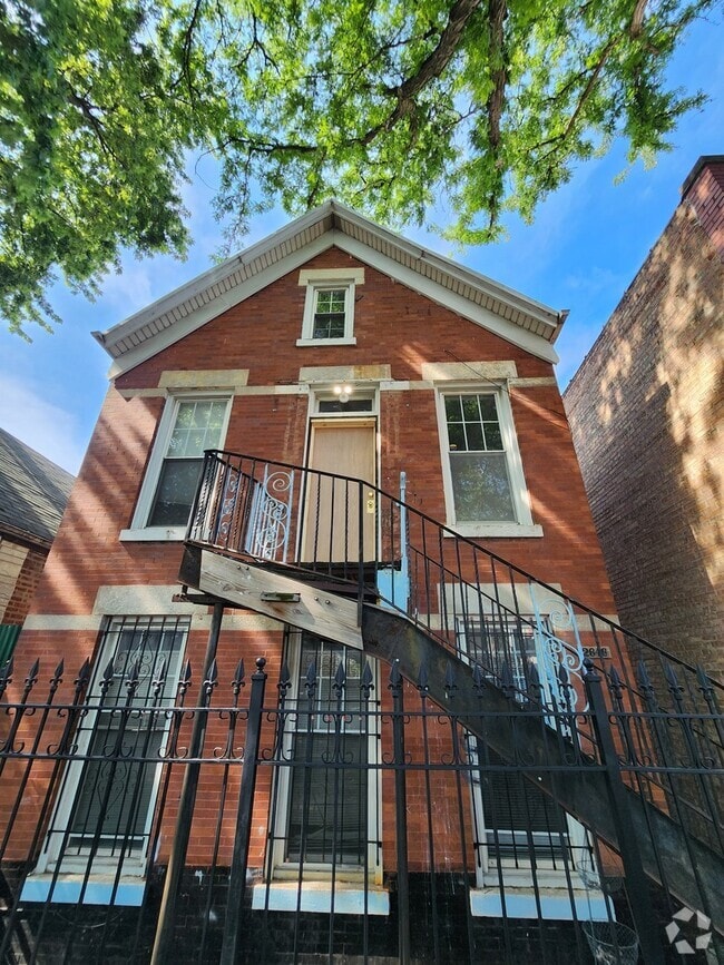 Building Photo - 2646 W Cullerton St