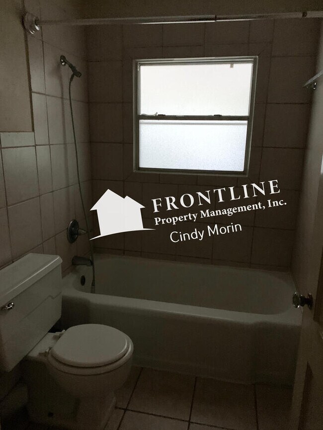 Foto del edificio - North Arlington Two Bedroom Home