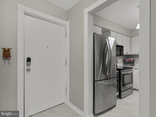 Foto del edificio - 5808 Royal Ridge Dr