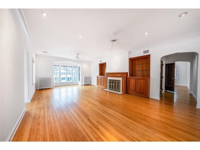 Foto del edificio - 1721 Humboldt Ave S