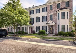 Building Photo - 110 Peyton Randolph Dr