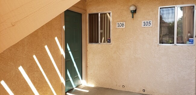 Building Photo - Las Palmas Downstairs Condo