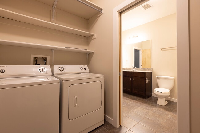 Foto del edificio - Pinhook Flats at Aksarben Village