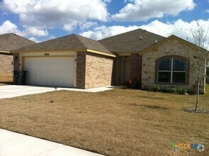 Building Photo - 4900 Screaming Eagle Cir