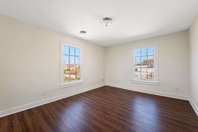 BR1 - 212 N George St