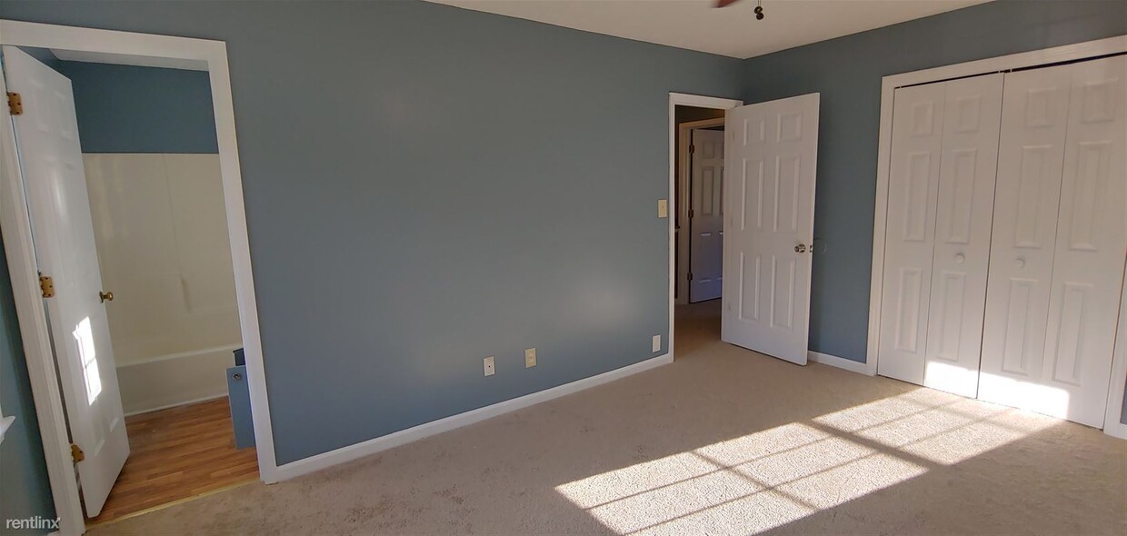 Building Photo - 2 br, 2.5 bath Townhome - 1008 Jeanette Ln...