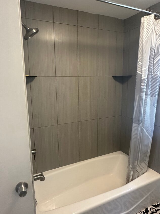 Foto principal - 92 Haynes Rd