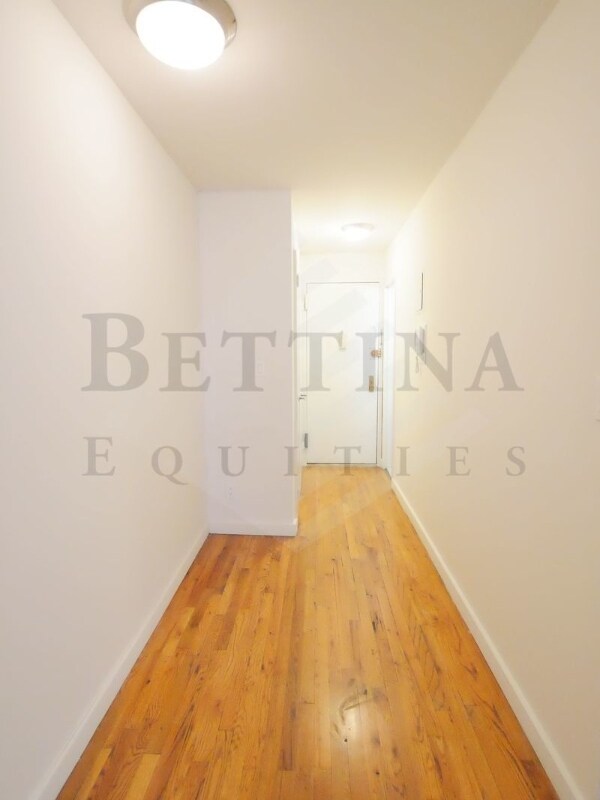 Building Photo - 129 E 85th St