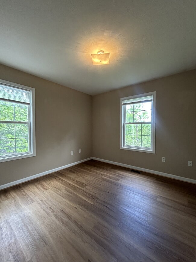 Building Photo - 427 Vesey Dr
