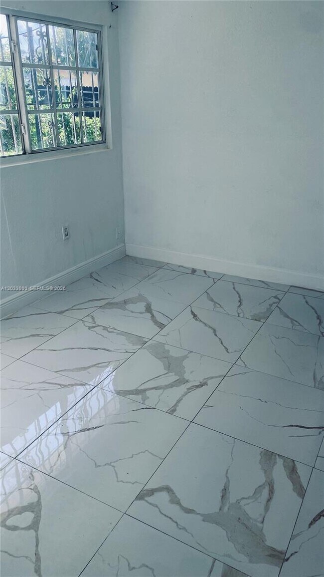 Foto del edificio - 1120 NW 147th St
