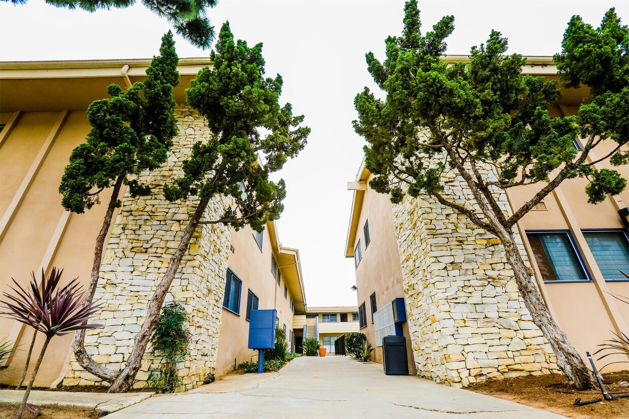 Foto del edificio - 2677 Melbourne Dr